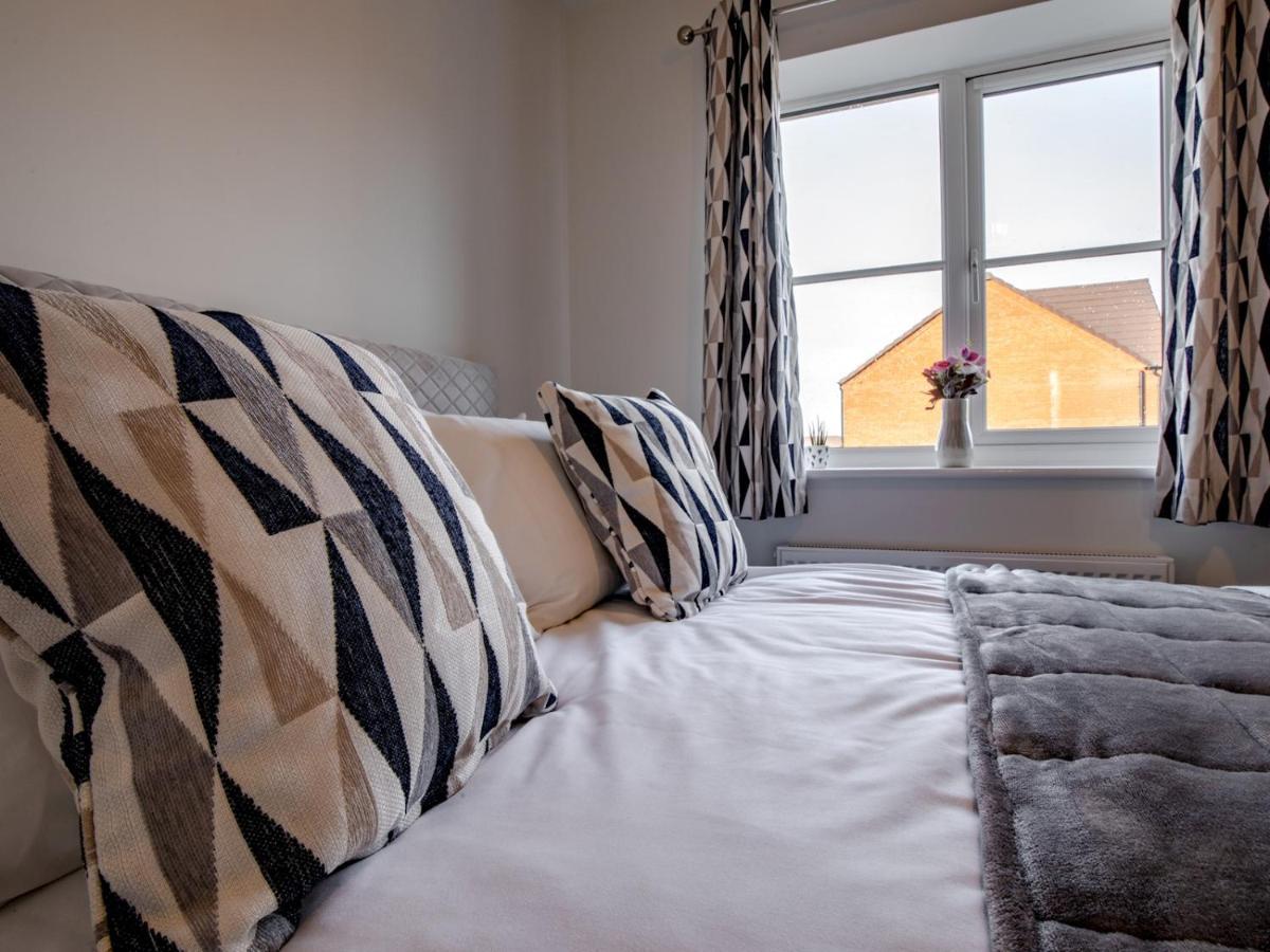 Pass The Keys Stylish Brand New Two Bedroom House, Close To Town *